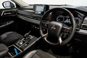 https://vehicle-cdn.autoleague.cloud/17009_11018864_15.jpg