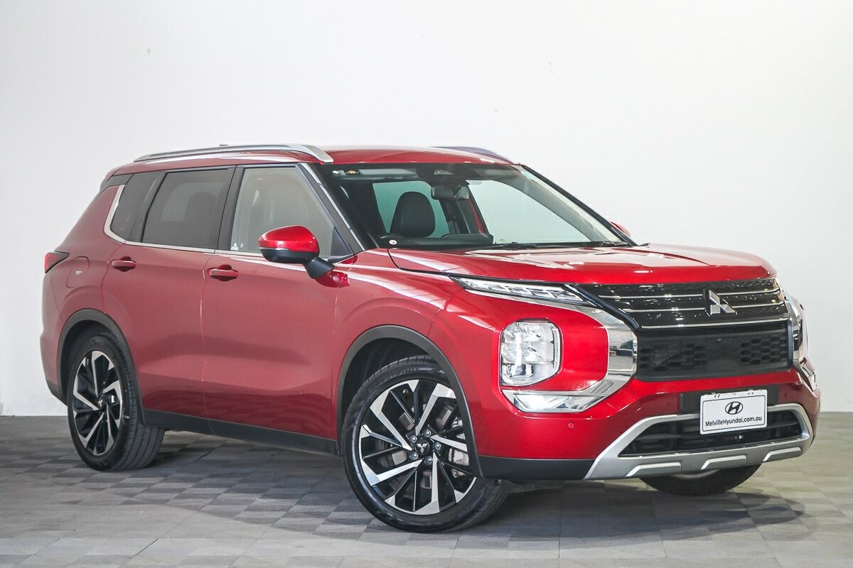 Mitsubishi Outlander image 1