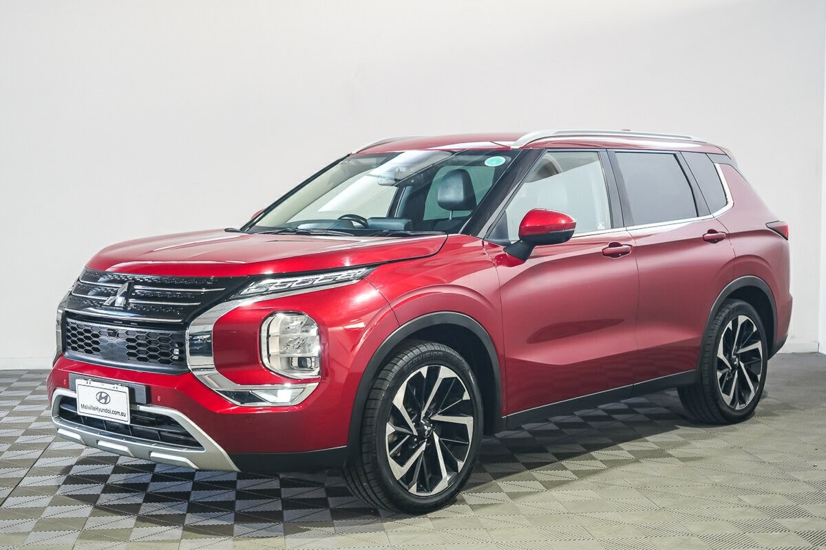 Mitsubishi Outlander image 4