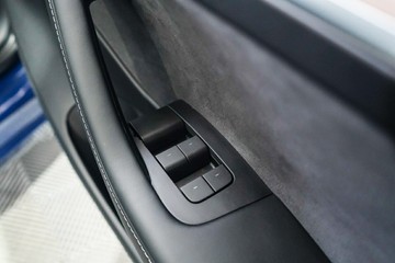 https://vehicle-cdn.autoleague.cloud/17009_11018870_22.jpg