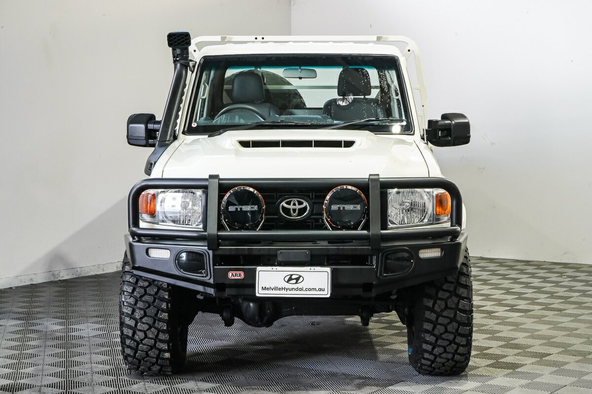 Toyota Landcruiser image 3