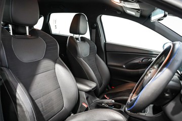 https://vehicle-cdn.autoleague.cloud/17009_11018897_14.jpg