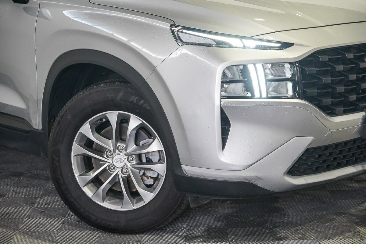 Hyundai Santa Fe image 2