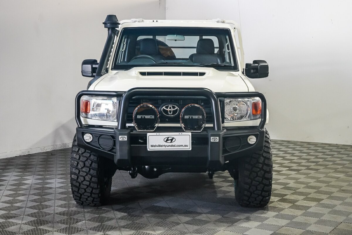 Toyota Landcruiser image 3