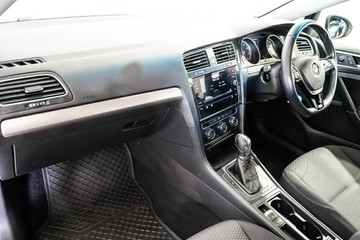 https://vehicle-cdn.autoleague.cloud/17009_11018918_8.jpg
