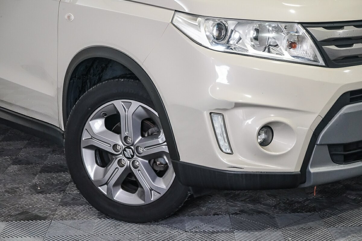 Suzuki Vitara image 2