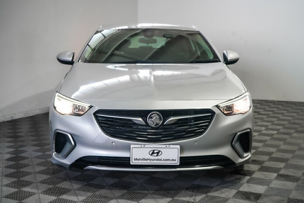 Holden Commodore image 3