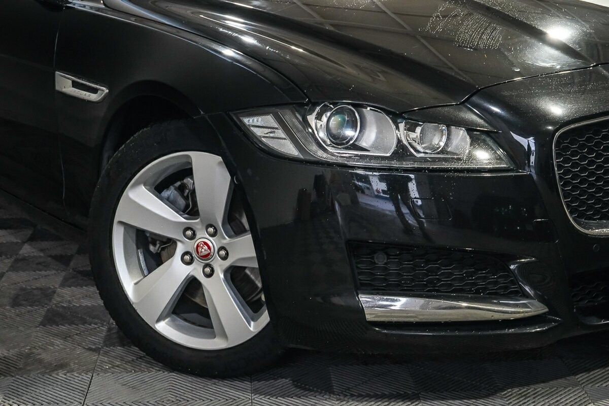 Jaguar Xf image 2
