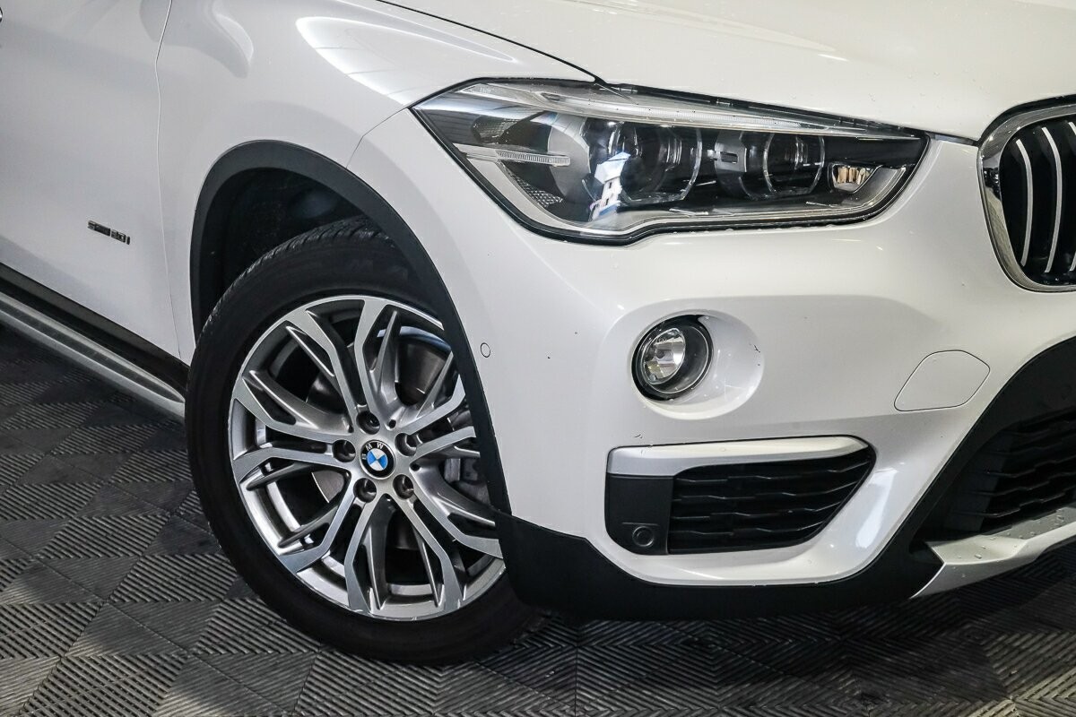 BMW X1 image 2