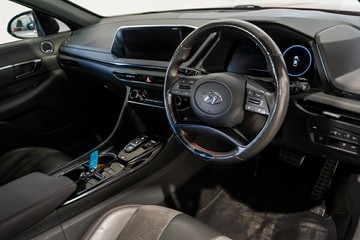 https://vehicle-cdn.autoleague.cloud/17009_11018967_15.jpg