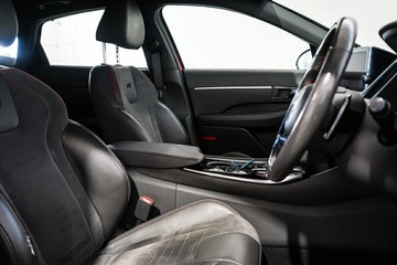 https://vehicle-cdn.autoleague.cloud/17009_11018967_16.jpg