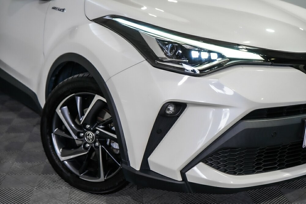 Toyota C-hr image 2