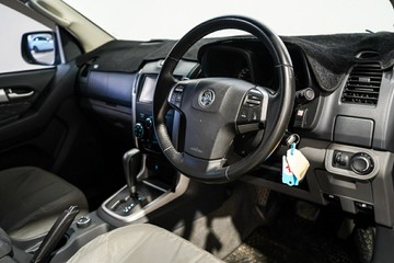 https://vehicle-cdn.autoleague.cloud/17009_11018980_9.jpg