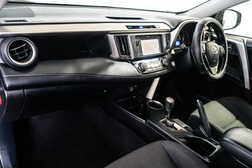 https://vehicle-cdn.autoleague.cloud/17009_11018994_18.jpg