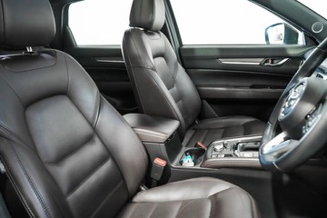 https://vehicle-cdn.autoleague.cloud/17009_11019003_17.jpg