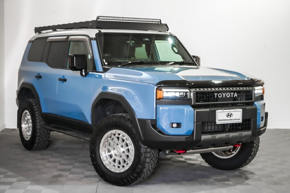 Toyota Landcruiser Prado image 1