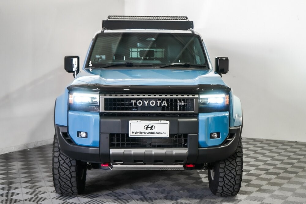 Toyota Landcruiser Prado image 3