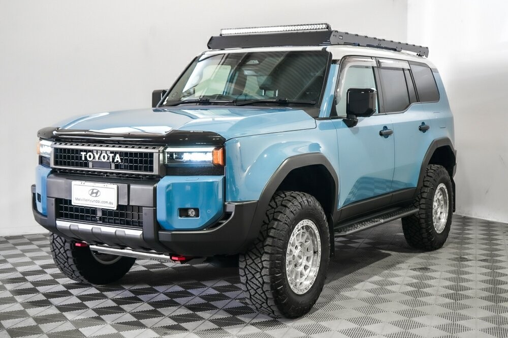 Toyota Landcruiser Prado image 4
