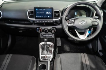 https://vehicle-cdn.autoleague.cloud/17009_11019010_12.jpg