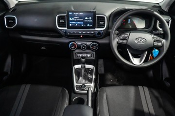 https://vehicle-cdn.autoleague.cloud/17009_11019013_11.jpg