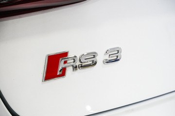 https://vehicle-cdn.autoleague.cloud/17009_11019015_11.jpg