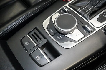 https://vehicle-cdn.autoleague.cloud/17009_11019015_22.jpg