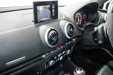 https://vehicle-cdn.autoleague.cloud/17009_11019015_24.jpg
