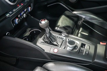 https://vehicle-cdn.autoleague.cloud/17009_11019015_25.jpg