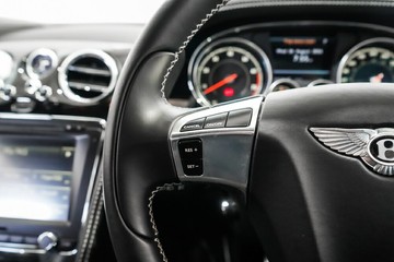 https://vehicle-cdn.autoleague.cloud/17009_11019017_13.jpg