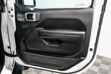 https://vehicle-cdn.autoleague.cloud/17009_11019018_12.jpg