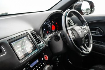 https://vehicle-cdn.autoleague.cloud/17009_11019028_17.jpg