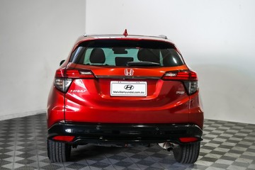 https://vehicle-cdn.autoleague.cloud/17009_11019028_6.jpg