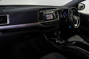 https://vehicle-cdn.autoleague.cloud/17009_11019032_20.jpg