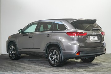 https://vehicle-cdn.autoleague.cloud/17009_11019032_5.jpg