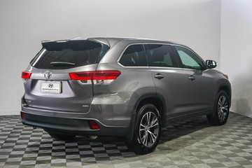 https://vehicle-cdn.autoleague.cloud/17009_11019032_7.jpg