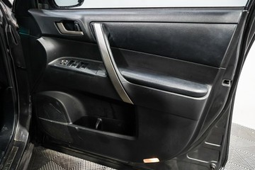 https://vehicle-cdn.autoleague.cloud/17009_11019036_10.jpg