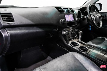 https://vehicle-cdn.autoleague.cloud/17009_11019036_18.jpg