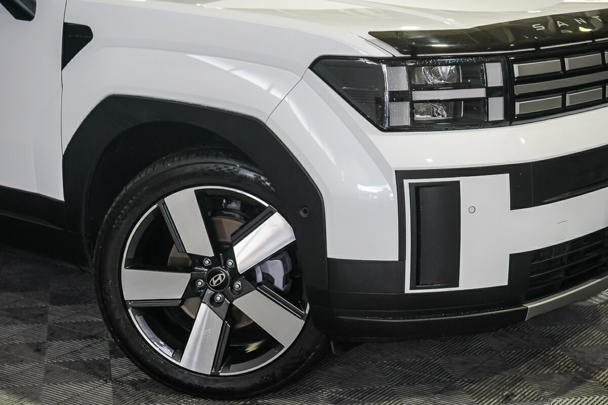 Hyundai Santa Fe image 2