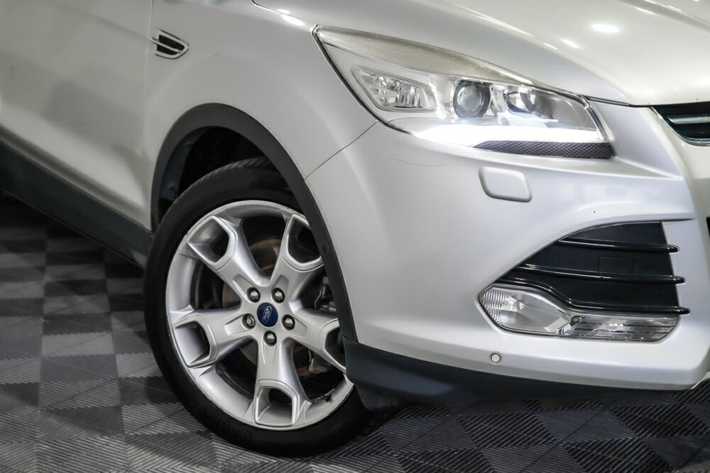 Ford Kuga image 2