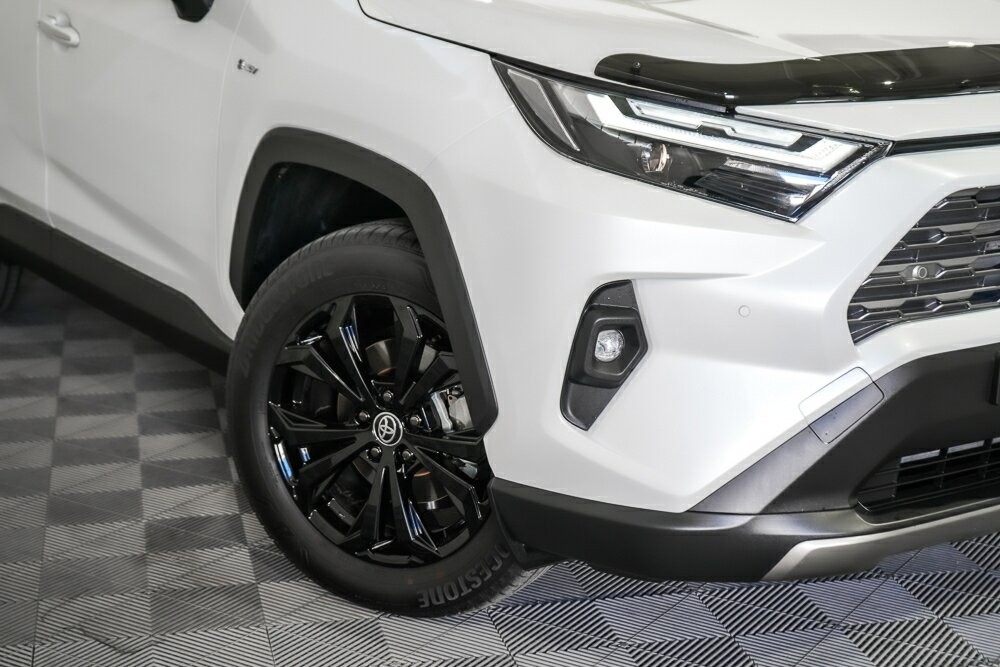 Toyota Rav4 image 2
