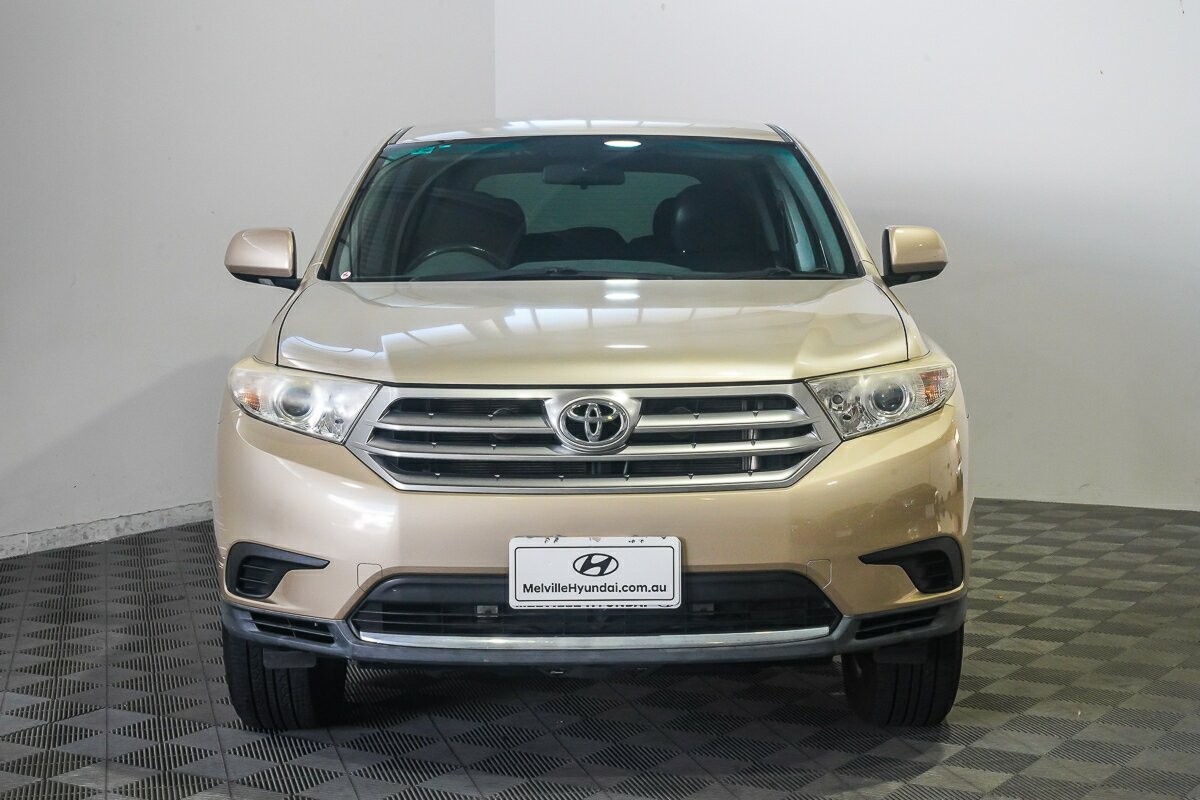 Toyota Kluger image 3