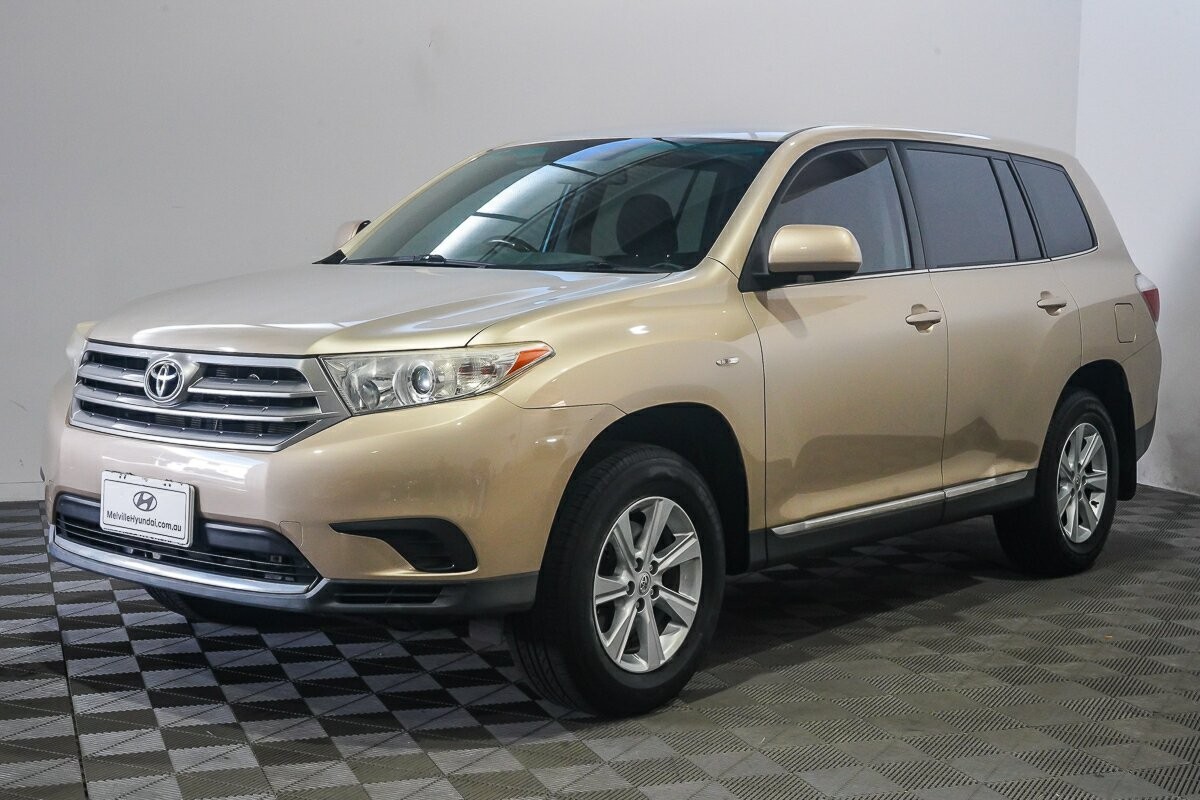 Toyota Kluger image 4