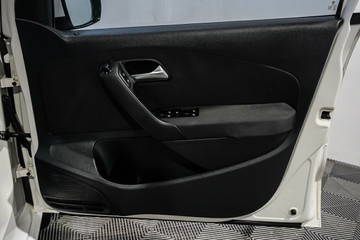 https://vehicle-cdn.autoleague.cloud/17009_11019059_10.jpg