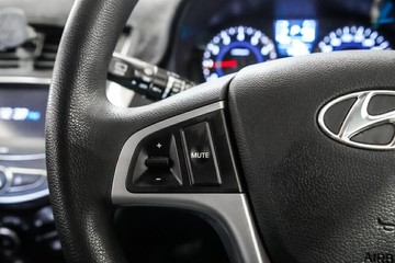 https://vehicle-cdn.autoleague.cloud/17009_11019060_14.jpg
