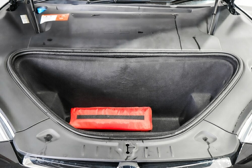Tesla Model S image 4