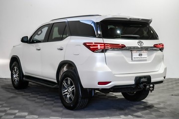 https://vehicle-cdn.autoleague.cloud/17009_11019088_5.jpg