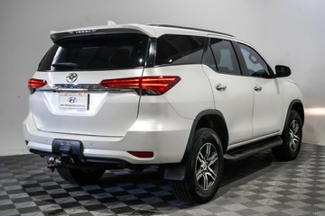 https://vehicle-cdn.autoleague.cloud/17009_11019088_7.jpg