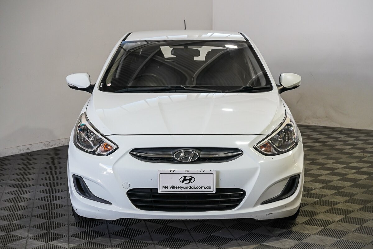 Hyundai Accent image 3