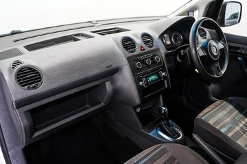 https://vehicle-cdn.autoleague.cloud/17009_11019099_18.jpg