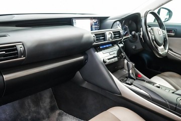 https://vehicle-cdn.autoleague.cloud/17009_11019111_11.jpg